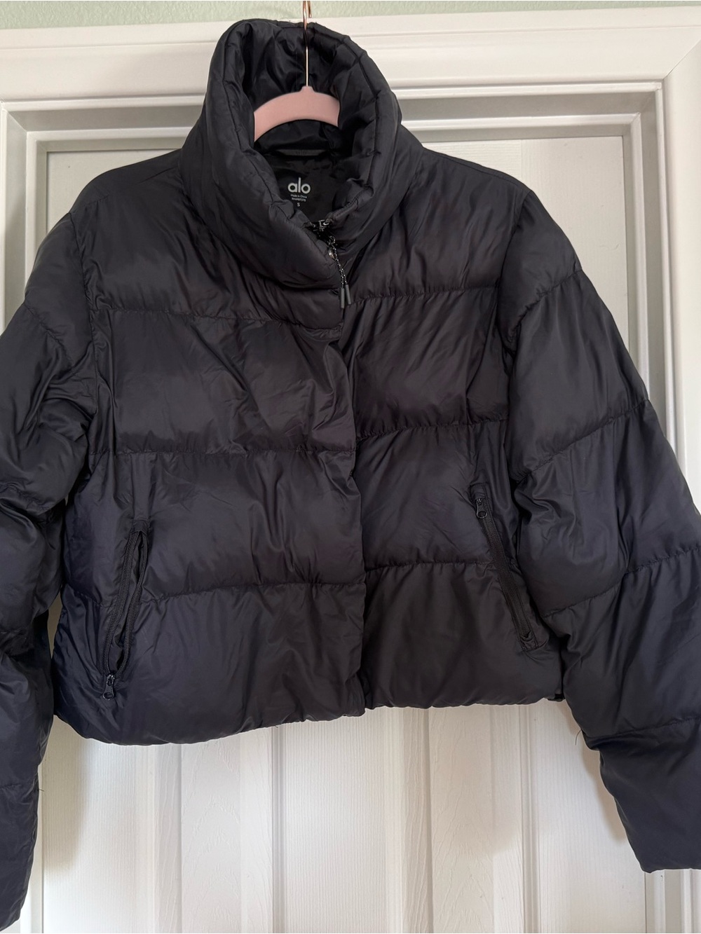 ALO Yoga Black Cropped Puffer Funnel Neck Jacket